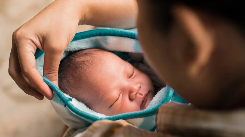 Warum Reibt Sich Ein Baby Im Schlaf Die Augen?